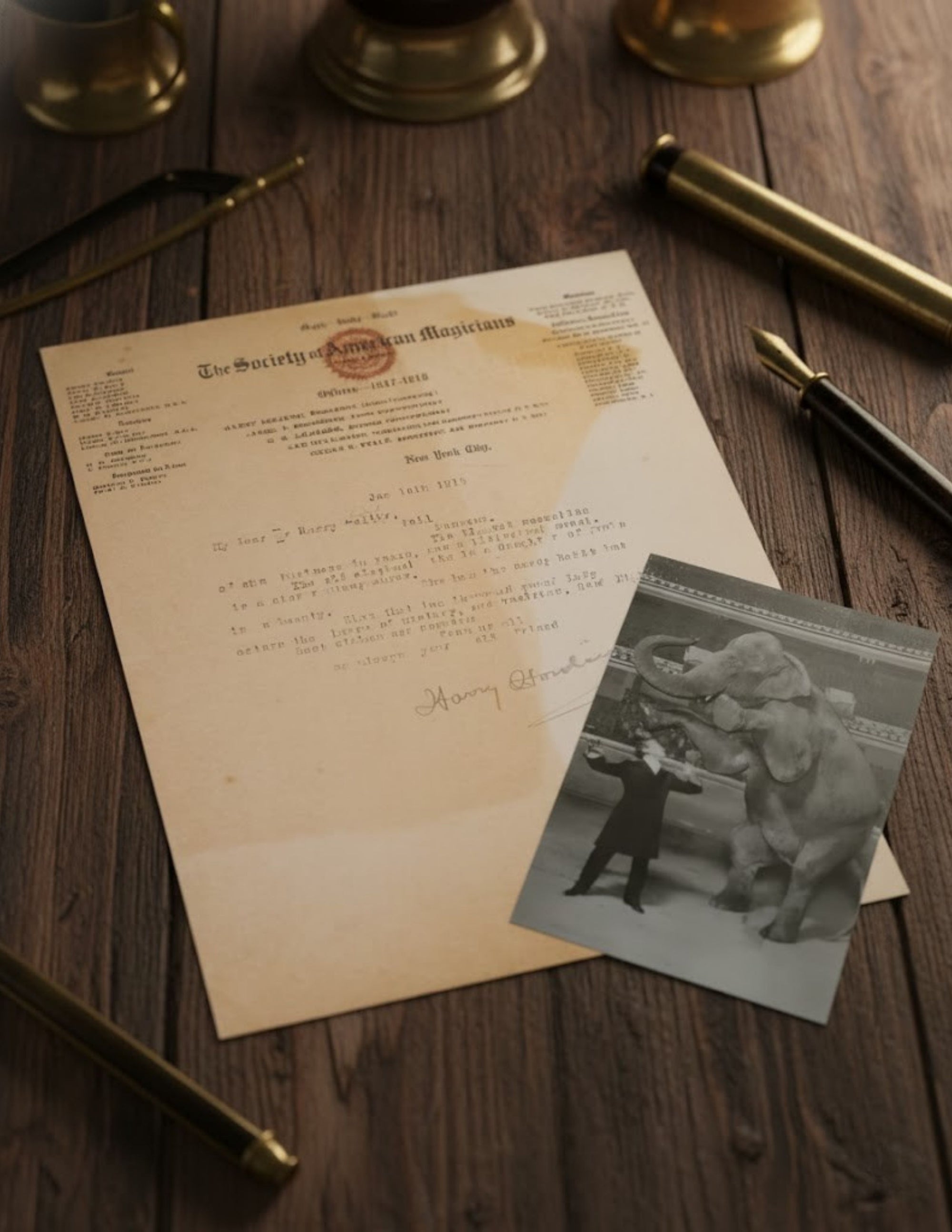 The Dream Big Folio: Houdini’s Illusion That Inspired David Copperfield [Backordered until Dec. 1, 2025]